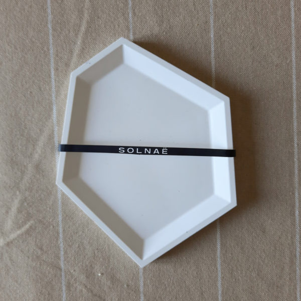 Coupelle décorative hexa convexe blanche
