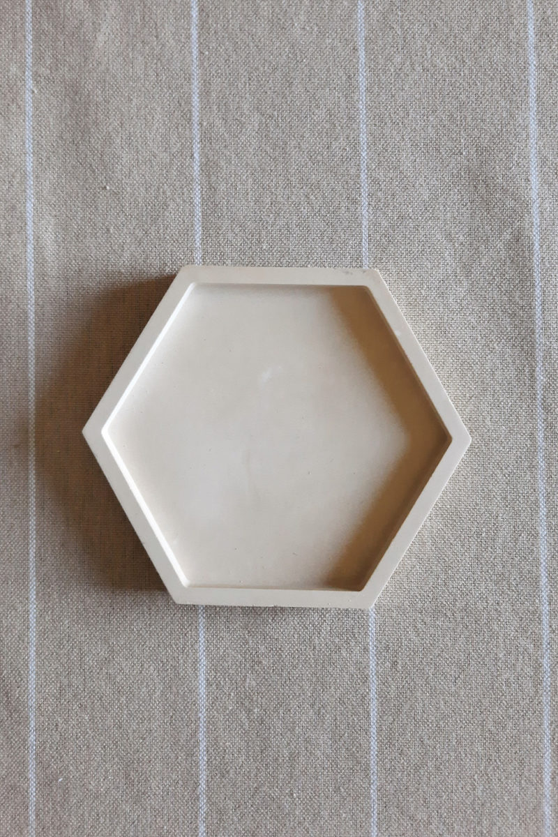 Coupelle décorative hexagonale beige – Image 2