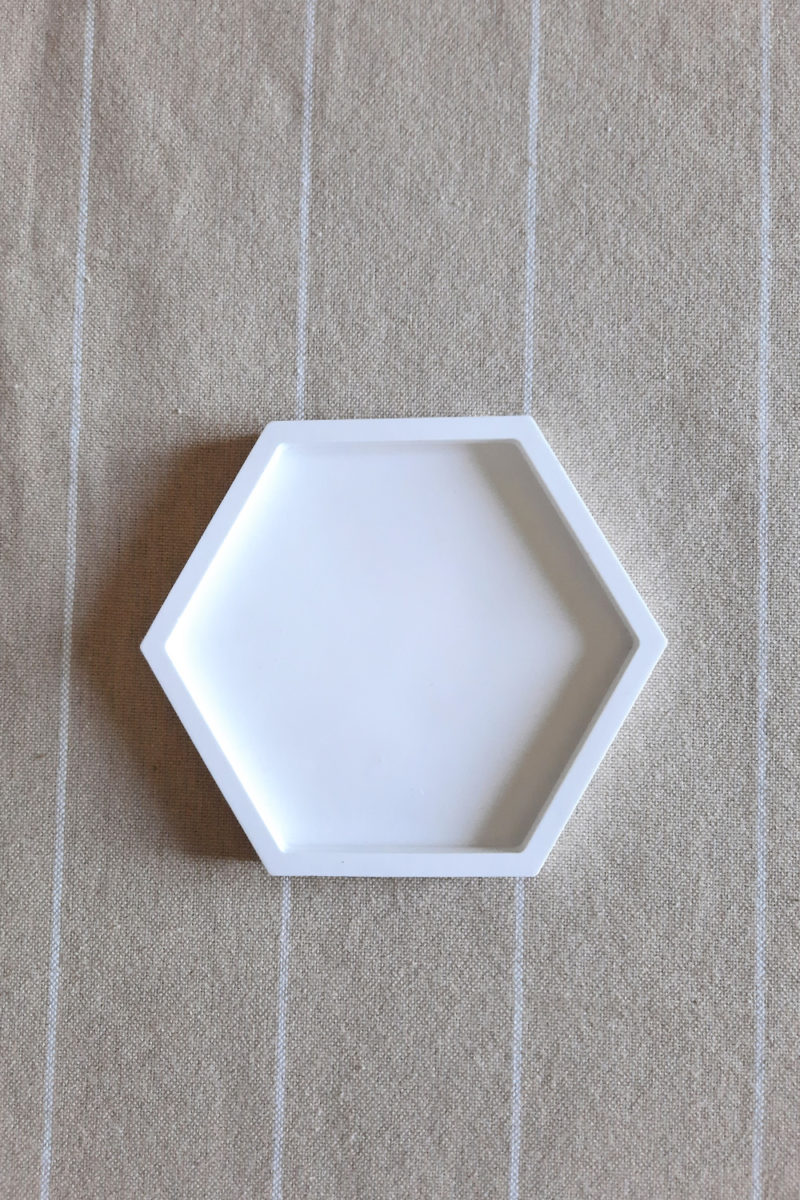 Coupelle décorative hexagonale blanche – Image 2