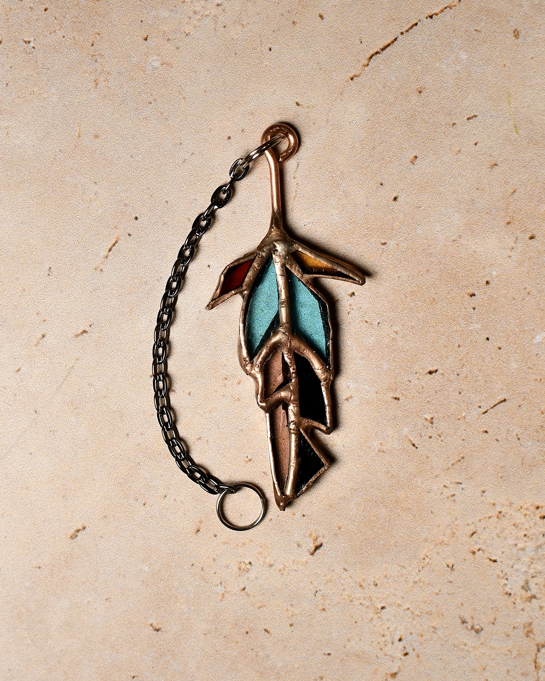Vitrail pendentif plume upcyclée – Image 4