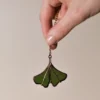 ginkgo-nintai-pendentif-main-vert Vitrail Pendentif Ginkyo Nintai vert